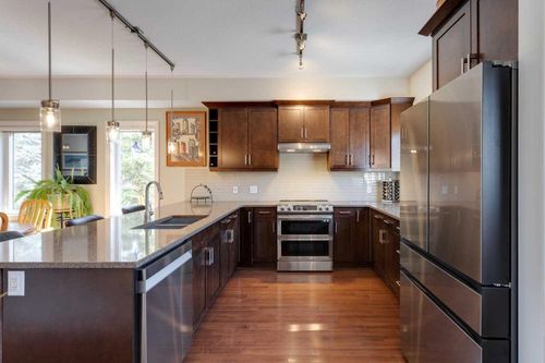 303 Valley Ridge Manor Nw, Calgary, AB, T3B6C4 | Card Image
