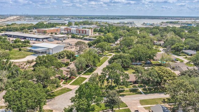 Expanded Aerial View of Neighborhood | Image 30