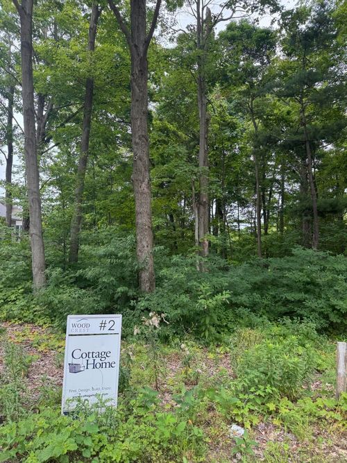 14672 Crest View Ct, South Haven, MI, 49090-8420 | Card Image