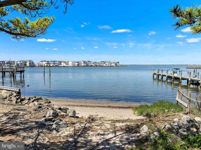 215 W 23 Rd St, House other with 3 bedrooms, 1 bathrooms and null parking in SHIP BOTTOM NJ | Image 42