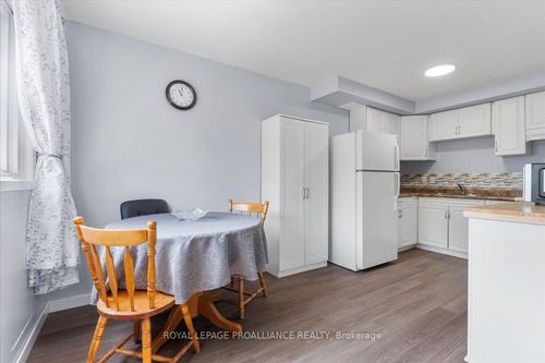 12-15 Tracey Park Dr, Belleville, ON, K8P4R4 | Card Image