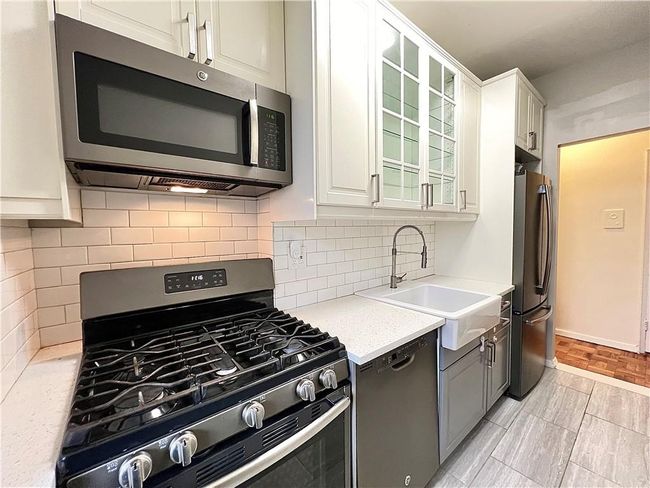 APT-4F - 3135 Johnson Ave, Home with 2 bedrooms, 1 bathrooms and null parking in Bronx NY | Image 16