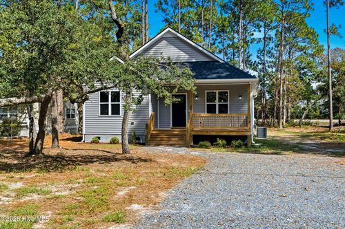 142 Redwood Dr, Boiling Spring Lakes, NC, 28461-8889 | Card Image