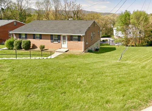 a-andamp-b-701 Commander, Roanoke, VA, 24012 | Card Image