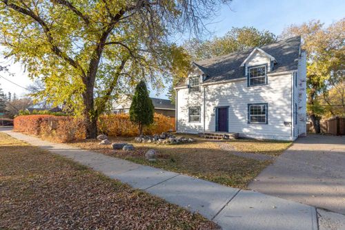 5218 49 St, Lloydminster, AB, T9V0K6 | Card Image