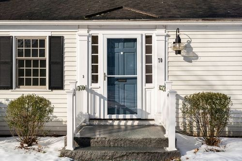 70-70 Jericho Rd, Weston, MA, 02493-1220 | Card Image