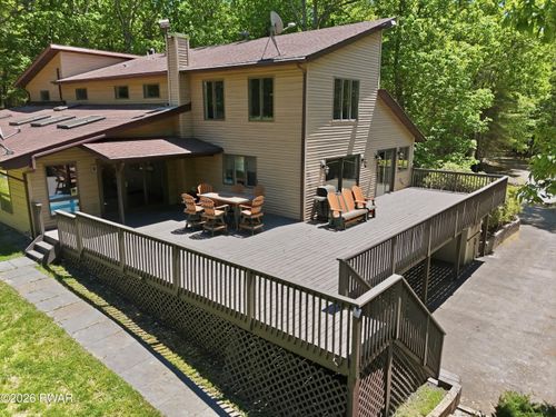 111 Westbrook Ct, Tafton, PA, 18464-7801 | Card Image