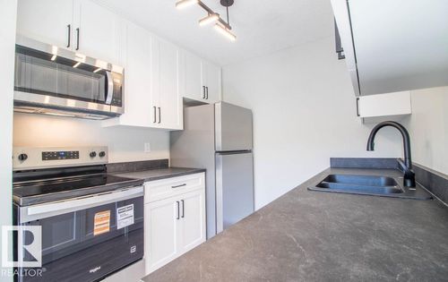 3129 139 Ave Nw, Edmonton, AB, T5Y1R4 | Card Image