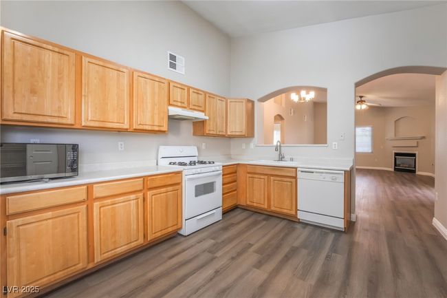 UNIT-202 - 3925 Lazy Pine St, Condo with 2 bedrooms, 2 bathrooms and 19 parking in Las Vegas NV | Image 12
