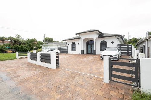 725 Mercury St, West Palm Beach, FL, 33406-4010 | Card Image