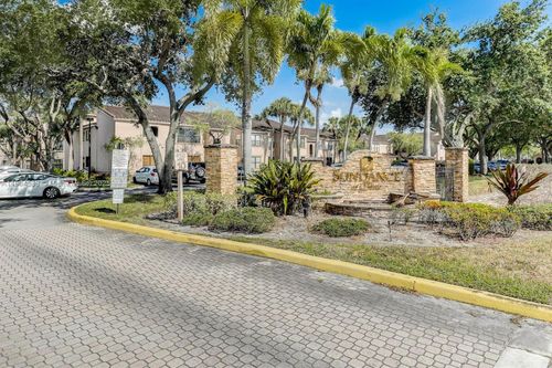 apt-4104-2846 S University Dr, Davie, FL, 33328-1483 | Card Image