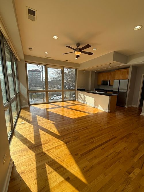 apt-201-2035 S Indiana Ave, Chicago, IL, 60616-2464 | Card Image