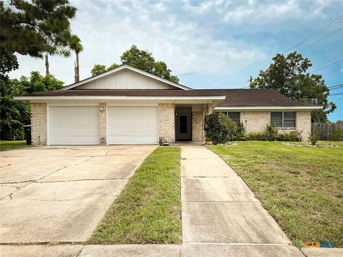 102 Tanglewood Dr, Victoria, TX, 77901-4536 | Card Image