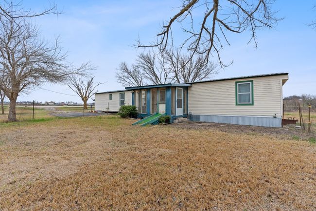 20601 Cameron Rd, House other with 3 bedrooms, 2 bathrooms and 4 parking in Coupland TX | Image 4