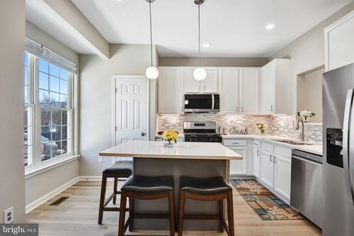 7572 Helmsdale Pl, MANASSAS, VA, 20109-6485 | Card Image