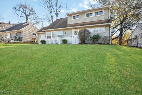 180 Graham Rd, Cuyahoga Falls, OH, 44223-1729 | Card Image