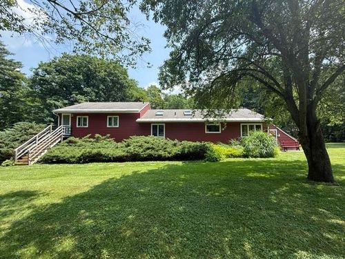 179 Sloan Rd, Williamstown, MA, 01267-3050 | Card Image