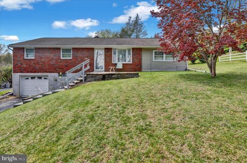 124 Hill Ave, MOHNTON, PA, 19540-1335 | Card Image