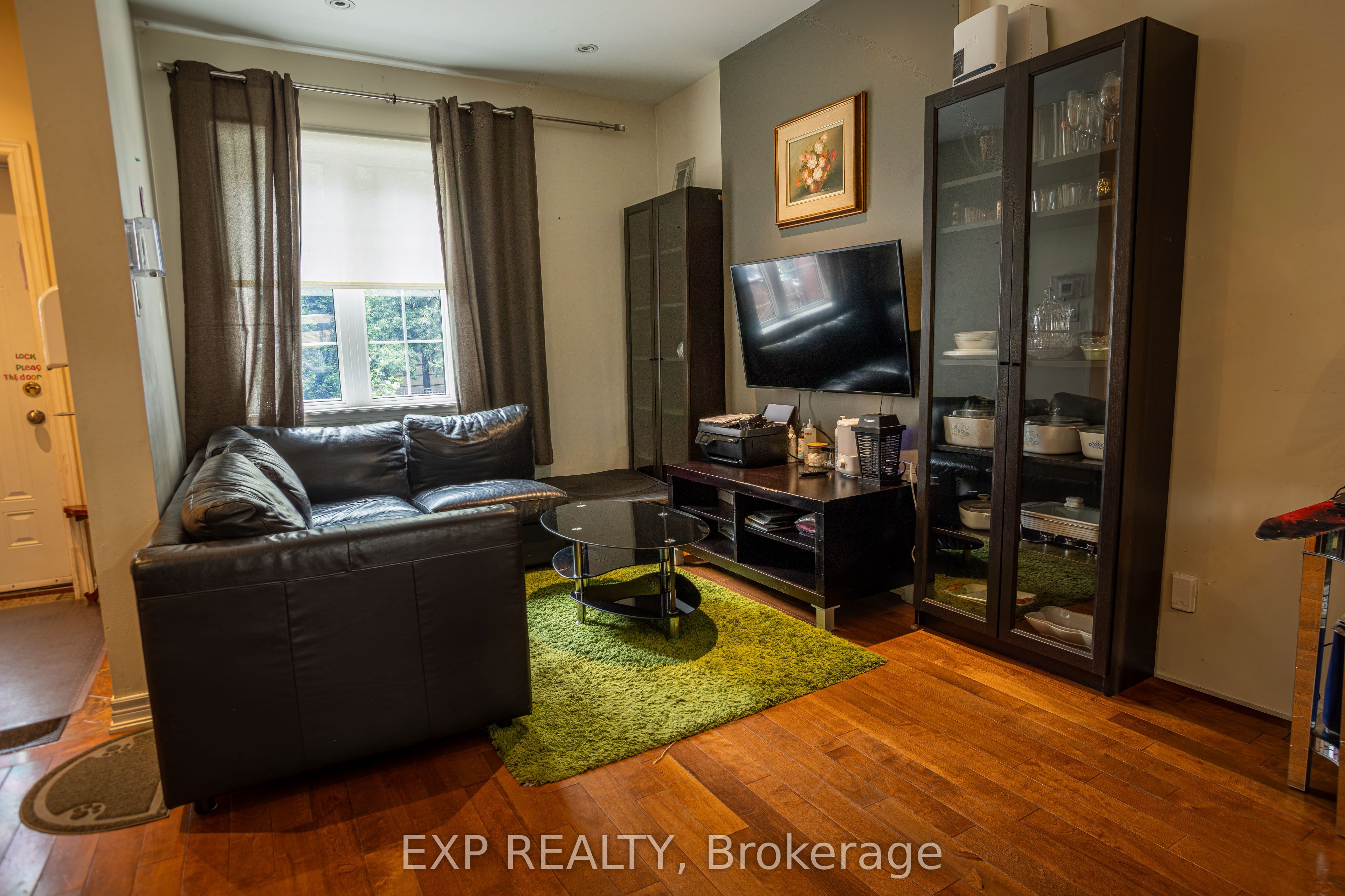 Residential in Toronto W02 4