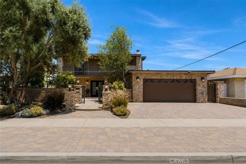 2117 Deodar St, Santa Ana, CA, 92705-7914 | Card Image