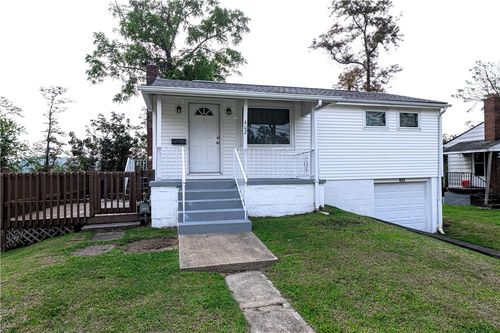 402 Oakhurst Avenue, N Versailles, PA, 15137 | Card Image