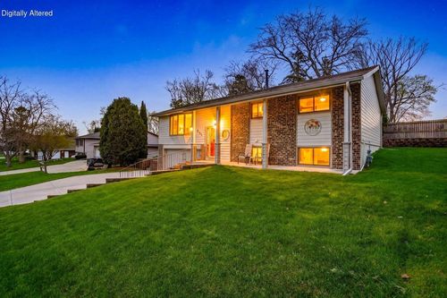 321 Lakeview Road, SOUTH MILWAUKEE, WI, 53172 | Card Image