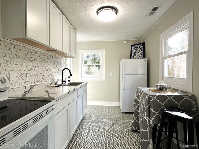 311 S Foster Ave, House other with 2 bedrooms, 1 bathrooms and null parking in Lansing MI | Image 4