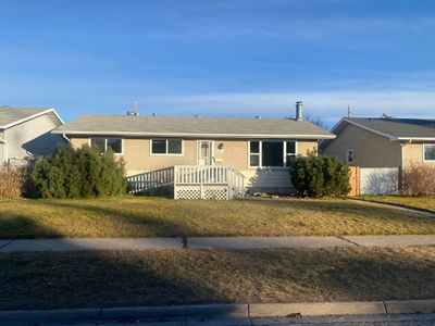 5221 East Ave, House other with 4 bedrooms, 2 bathrooms and 4 parking in Blackfalds AB | Image 1