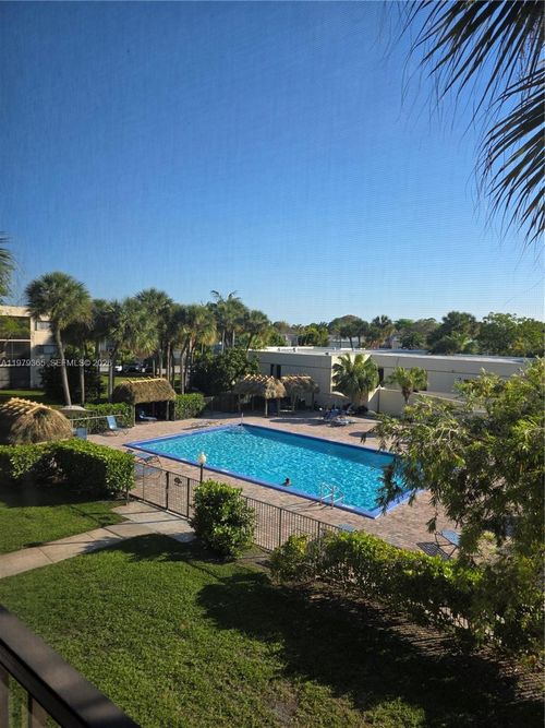 313-8015 Sw 107th Ave, Miami, FL, 33173-4824 | Card Image
