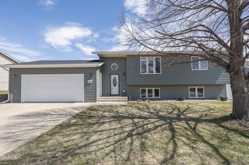 3812 34th Ave Nw, Mandan, ND, 58554-1260 | Card Image