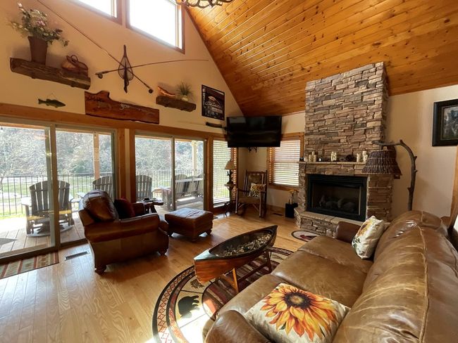 3550 Old River Ln, House other with 2 bedrooms, 2 bathrooms and 558 parking in Independence VA | Image 4