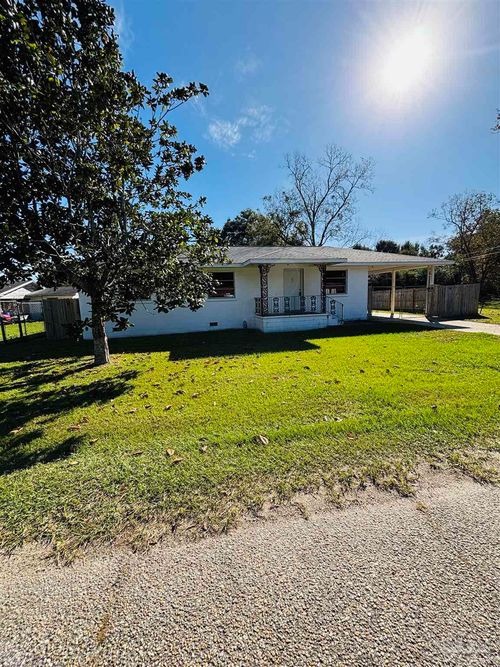 8408 Pond Ave, Pensacola, FL, 32534-3744 | Card Image