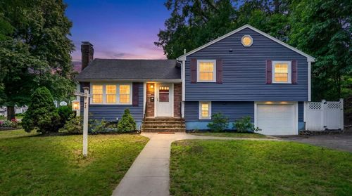 46 Windsor Rd, Stoneham, MA, 02180-4326 | Card Image