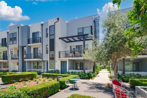 315 Placemark, Irvine, CA, 92614 | Card Image