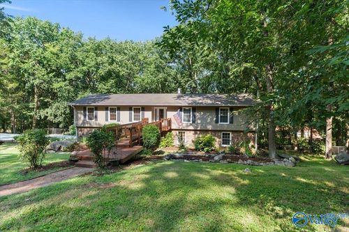 8412 Valley View Dr Se, Huntsville, AL, 35802-3506 | Card Image