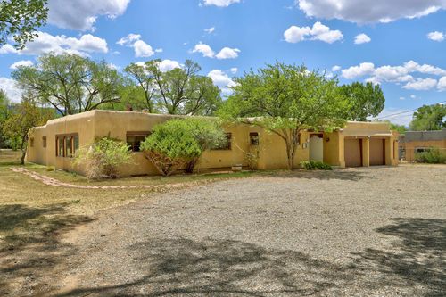 315 Theodora St, Taos, NM, 87571-6754 | Card Image