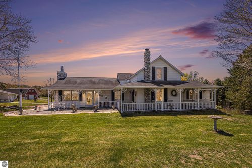 3121 Grace Rd, Frankfort, MI, 49635-9233 | Card Image