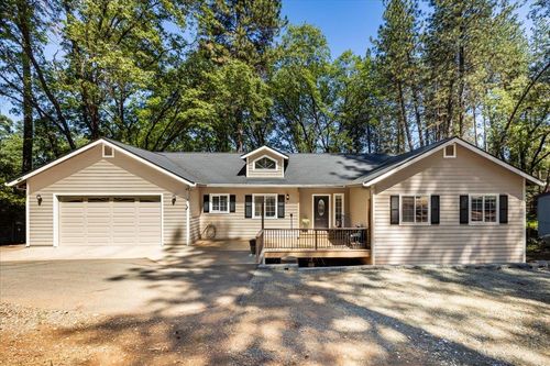 17704 Alexandra Way, Grass Valley, CA, 95949-7184 | Card Image