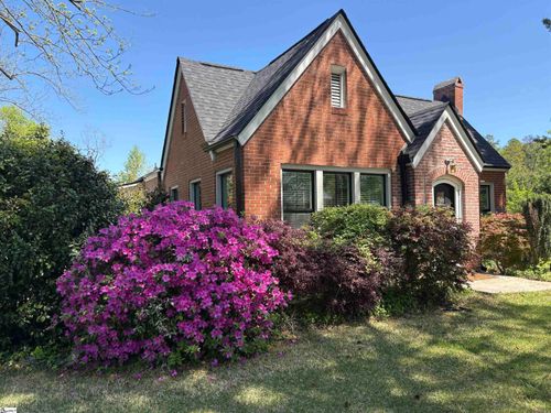 305 E Cherokee St, chesnee, SC, 29323-1223 | Card Image