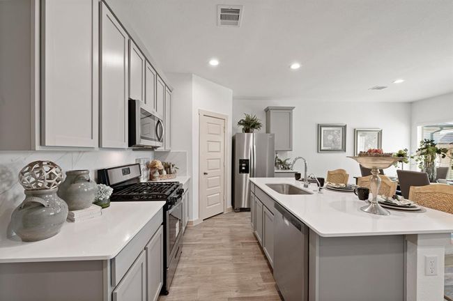 31 Desert Spring Ln, House other with 4 bedrooms, 3 bathrooms and null parking in Manvel TX | Image 9