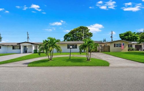 8720 11th St, Pembroke Pines, FL, 33024-4705 | Card Image