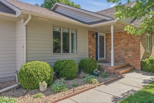 506 Wedgewood Ct, Hesston, KS, 67062-9180 | Card Image