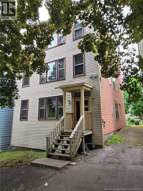 37 Victoria St, Saint John, NB, E2K1L2 | Card Image