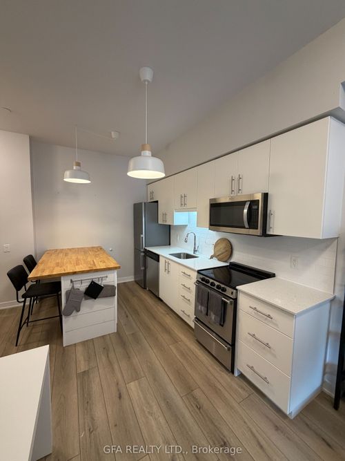 135-110 Fergus Ave, Kitchener, ON, N2A0K9 | Card Image