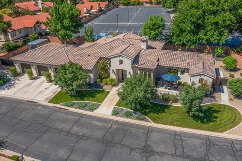 1555 W Woods View Ln, St George, UT, 84770-4441 | Card Image