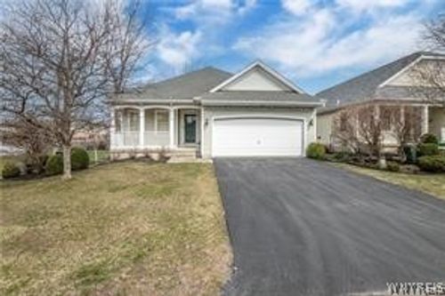 6 Glenfield Dr, West Seneca, NY, 14224-1458 | Card Image