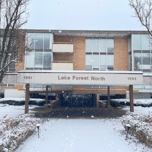 unit-104-1301 N Western Ave, Lake Forest, IL, 60045-1220 | Card Image