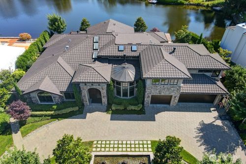 1328 85th Avenue Ne, Clyde Hill, WA, 98004 | Card Image