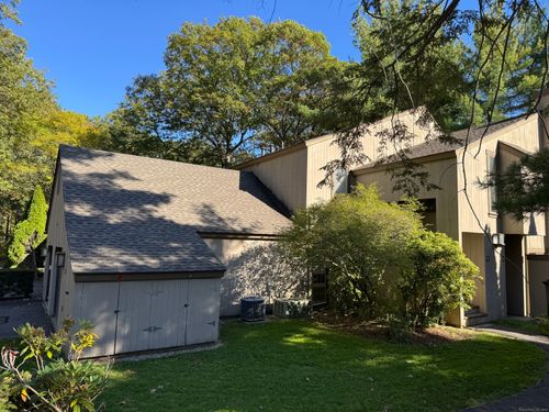 19-19 Chestnut Dr, Avon, CT, 06001-4513 | Card Image