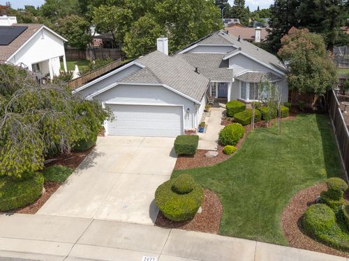 1977 Sofia Dr, Yuba City, CA, 95993-7672 | Card Image